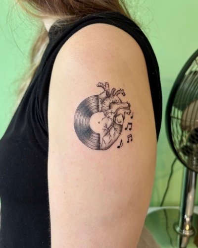 Photo post from lovetattoossandhurst.