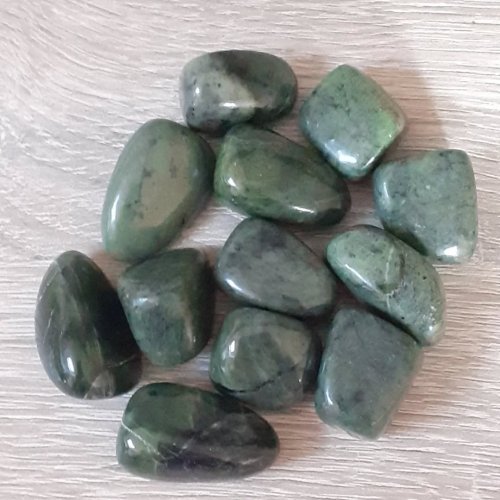 Carousel post from lemondemagiquedescristaux.