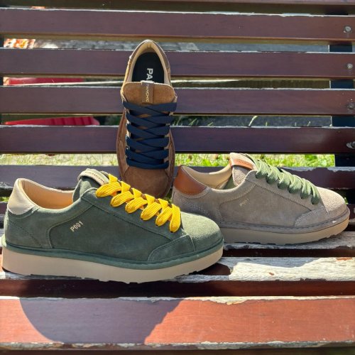 Carousel post from almareafootwear.