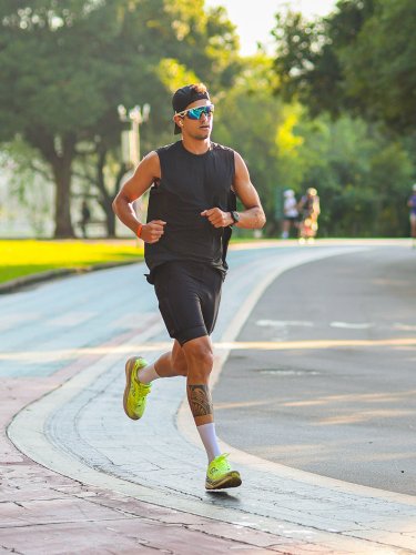 Carousel post from liveoficial.