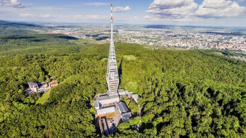 Carousel post from topslovenskosk.