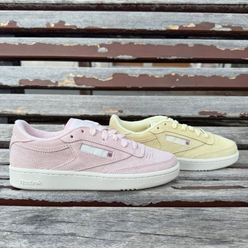 Carousel post from almareafootwear.