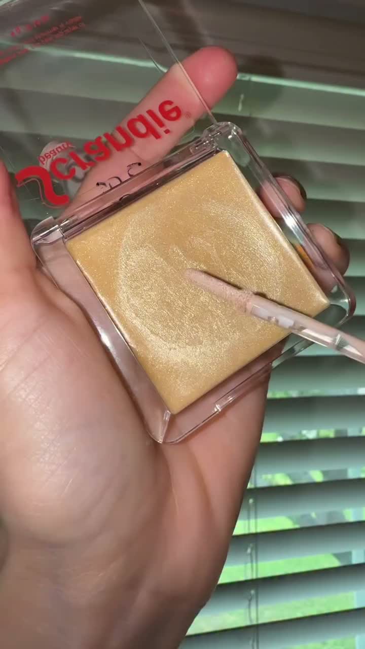 Video post from scrandiebeauty.