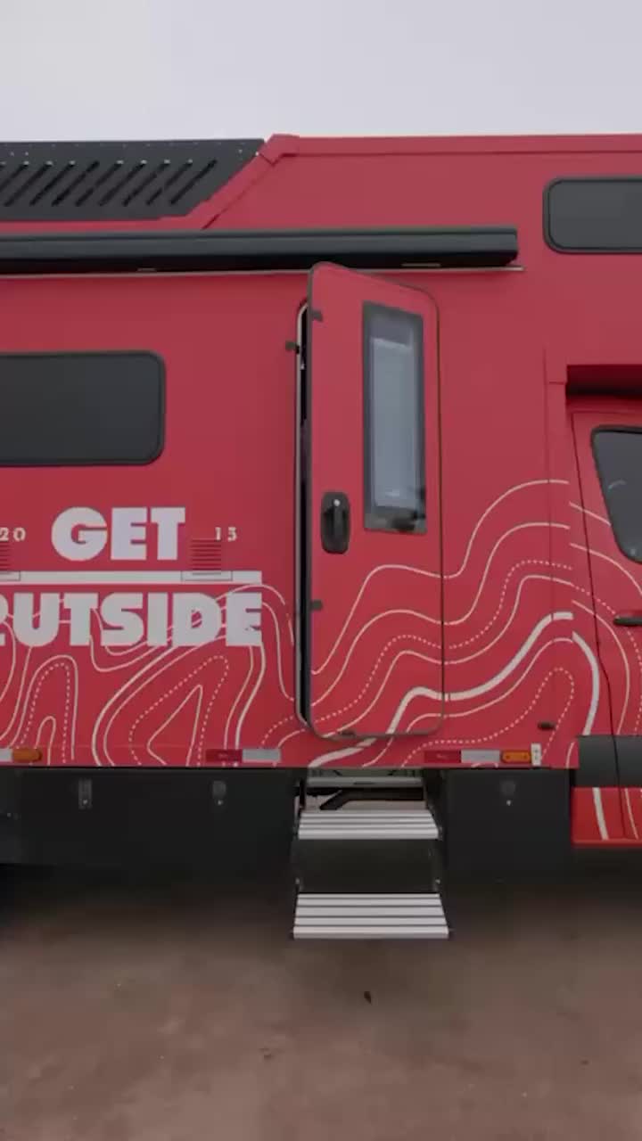 Video post from liveoficial.