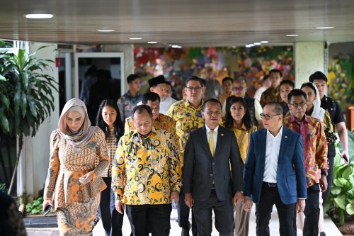 Carousel post from kabargolkar.