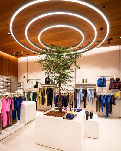 Carousel post from liveoficial.