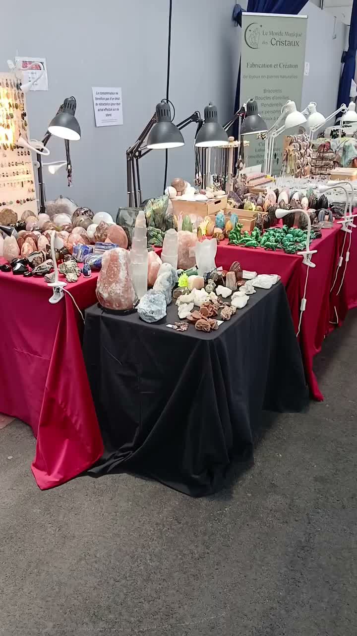 Video post from lemondemagiquedescristaux.
