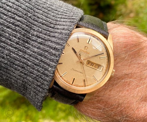 Carousel post from schoenesammleruhren.