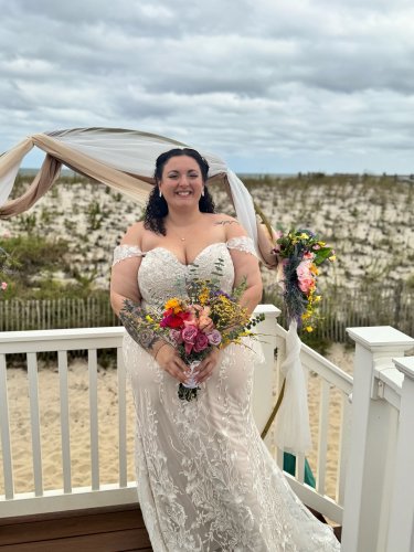 Carousel post from thecurvybridenj.