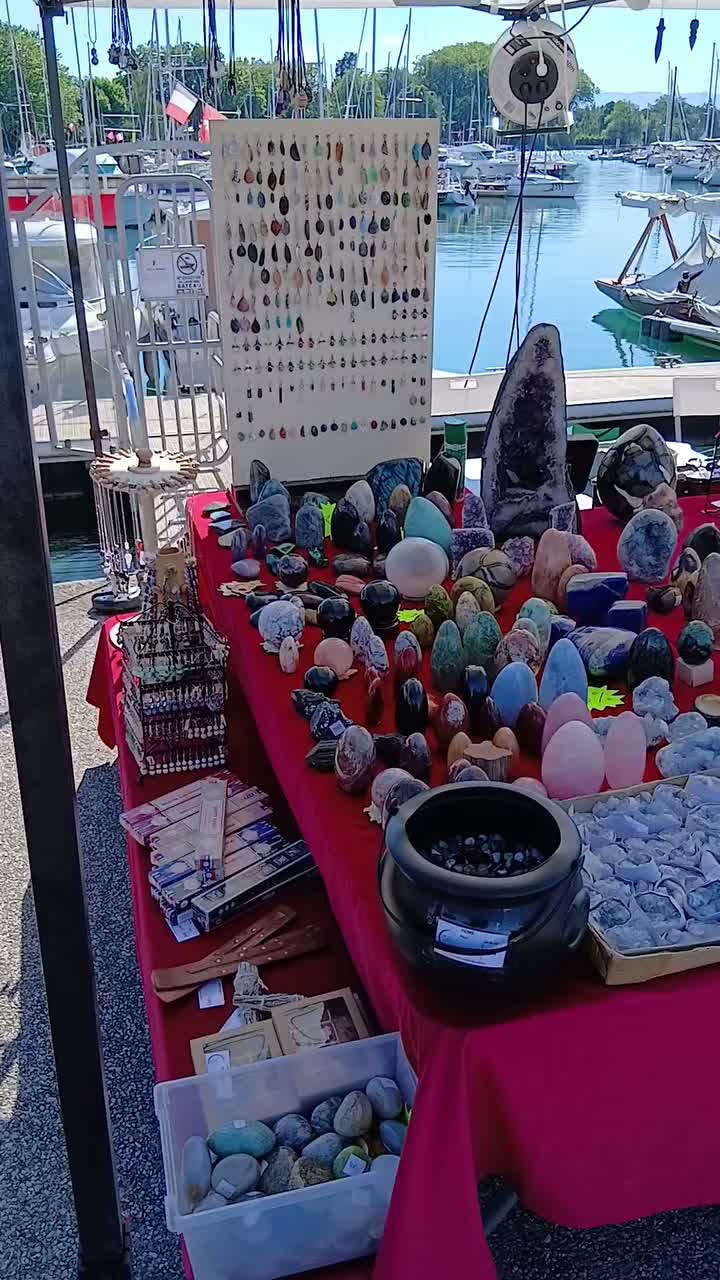 Video post from lemondemagiquedescristaux.