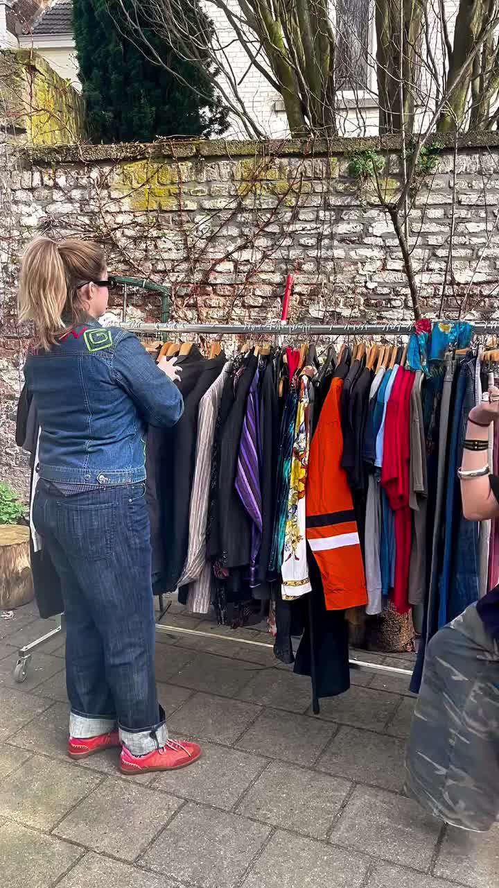 Video post from dotnsquare_vintage.