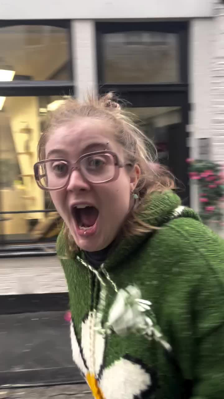 Video post from dotnsquare_vintage.