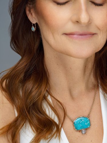 Carousel post from sylviemajerova.