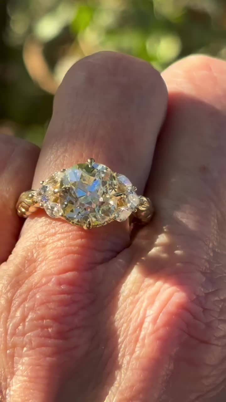 Video post from annelizabethjewelry.