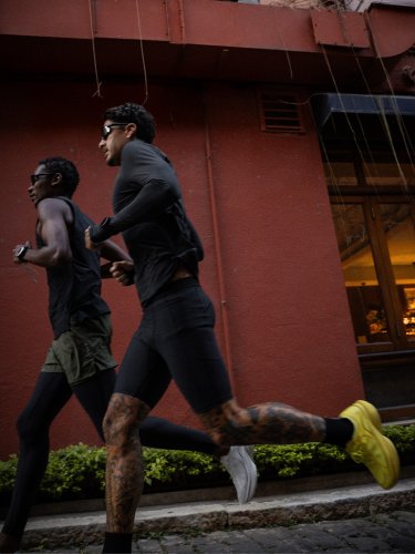 Carousel post from liveoficial.