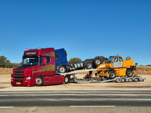 Carousel post from vaexthetrucktraders.