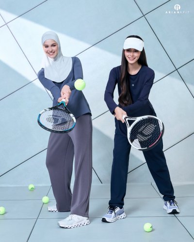 Carousel post from galeriariani.