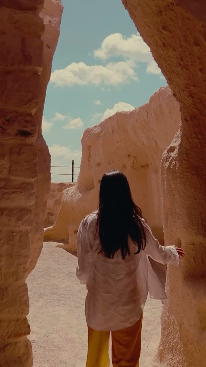 Video post from bluesky.escapes.