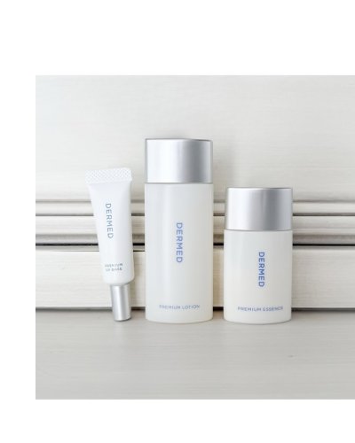 Carousel post from dermed_official.