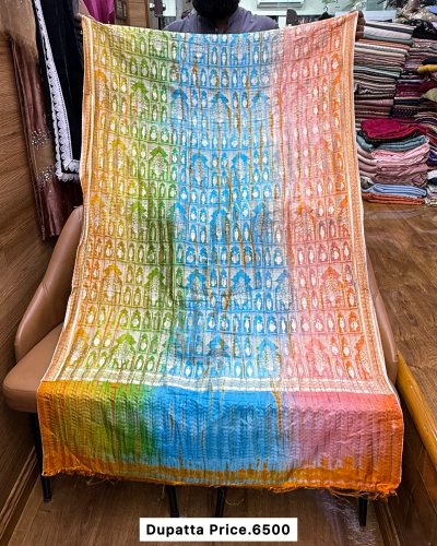 Carousel post from akbar_fabrics_.