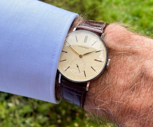 Carousel post from schoenesammleruhren.