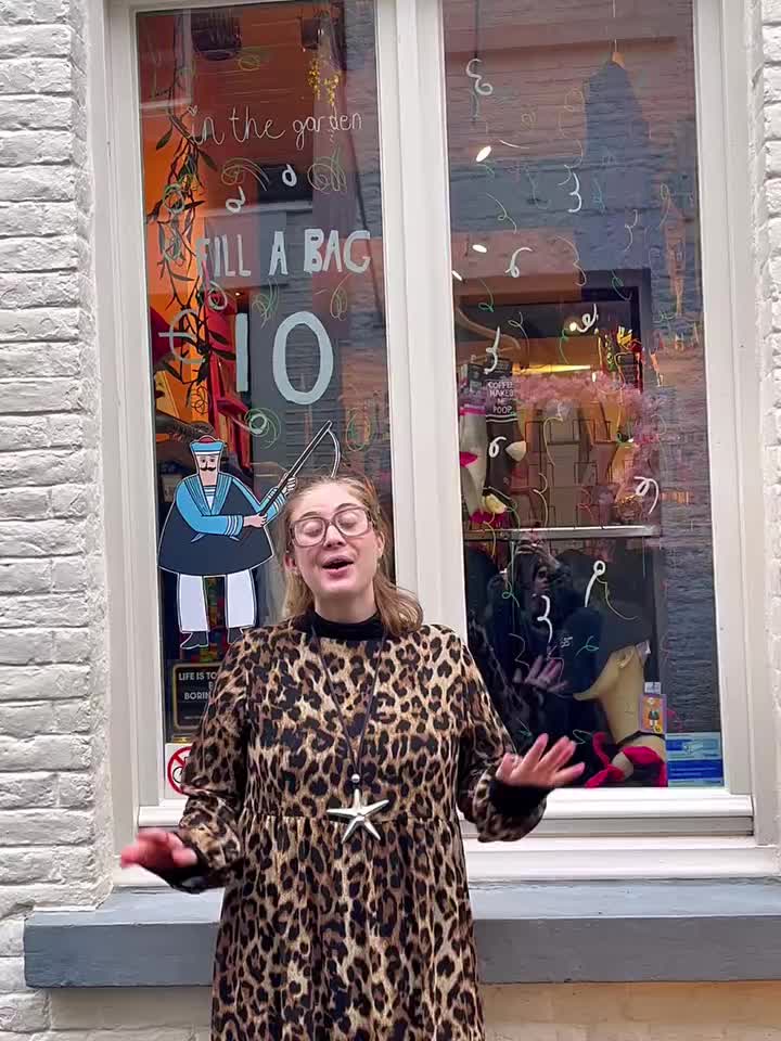 Carousel post from dotnsquare_vintage.