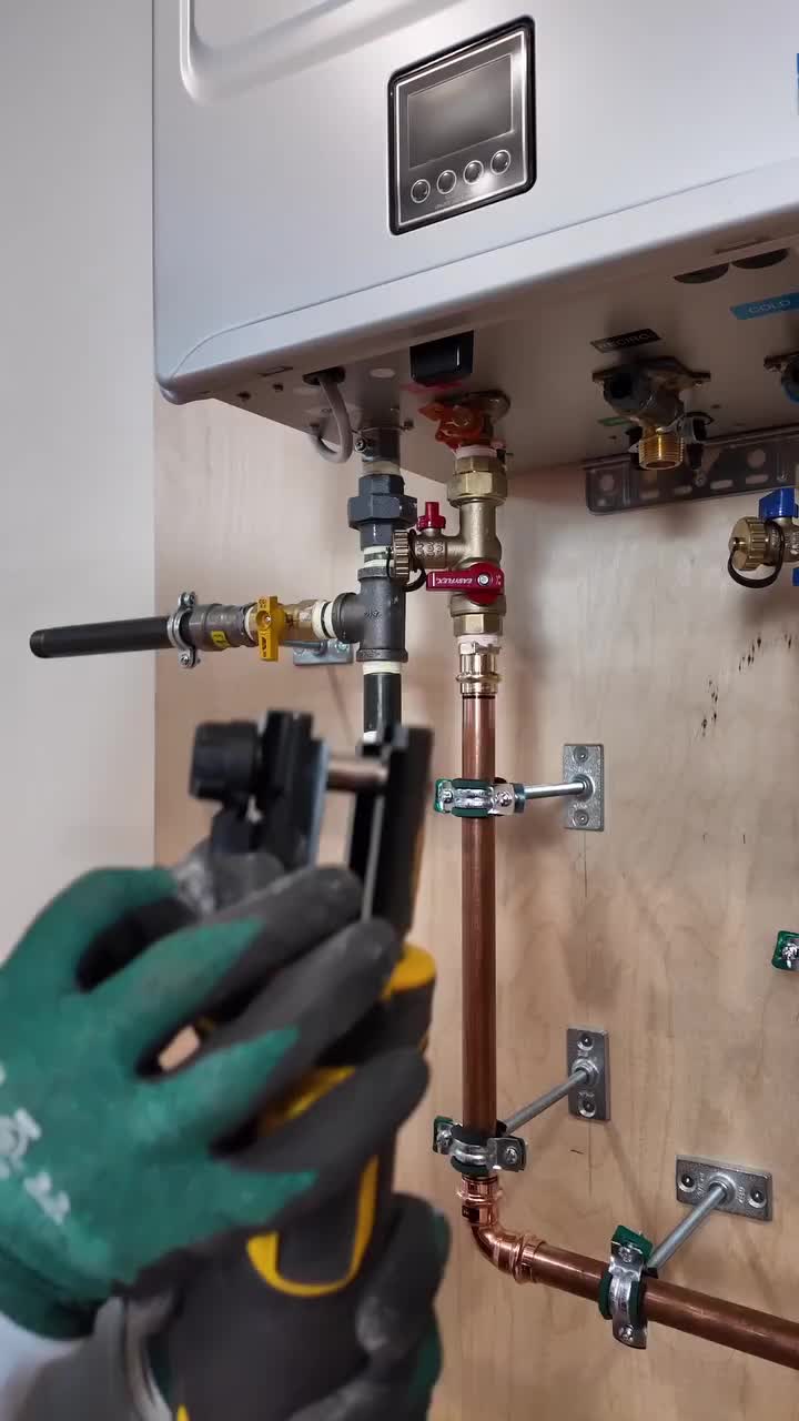 Video post from dewalttough.