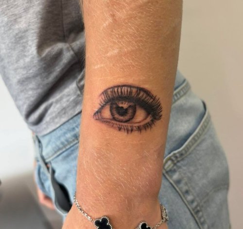 Photo post from lovetattoossandhurst.
