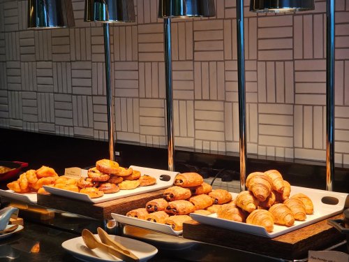 Carousel post from nokuphuket.