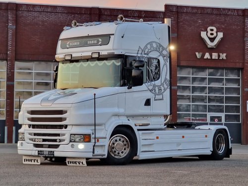 Carousel post from vaexthetrucktraders.