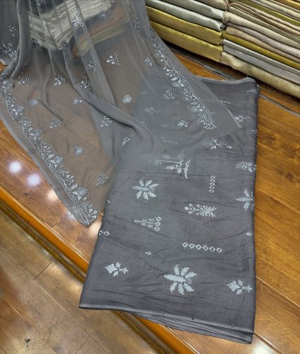 Carousel post from akbar_fabrics_.