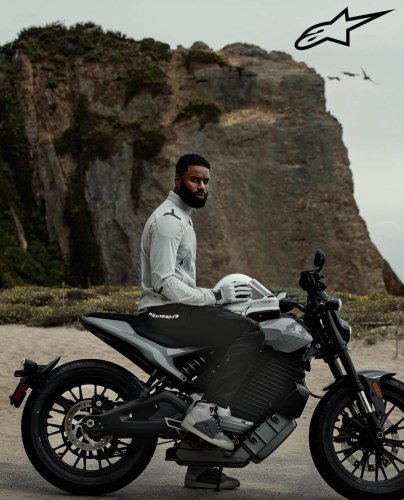 Photo post from motomax.