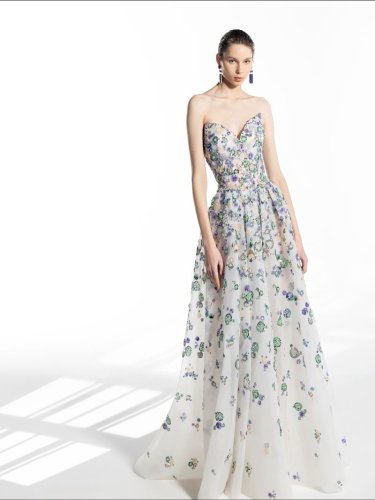 Carousel post from jolibride.