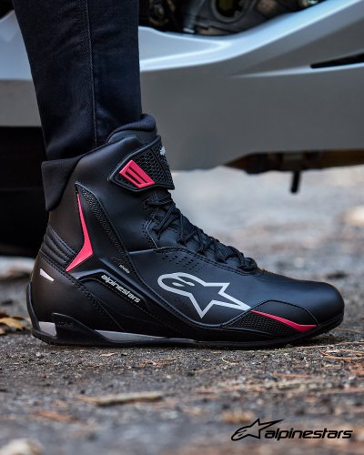 Photo post from motomax.