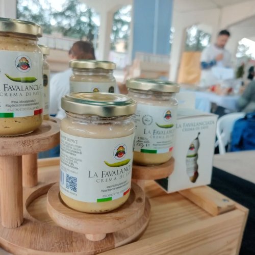 Carousel post from lafavalanciata.