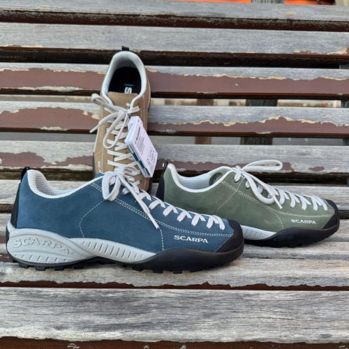 Carousel post from almareafootwear.