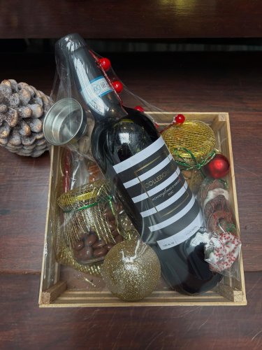 Carousel post from la_gifteria.