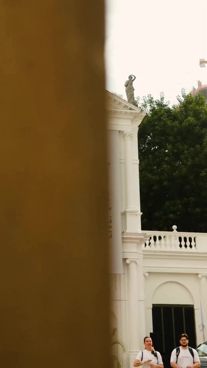 Video post from liveoficial.