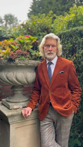 Video post from chronos_collection.