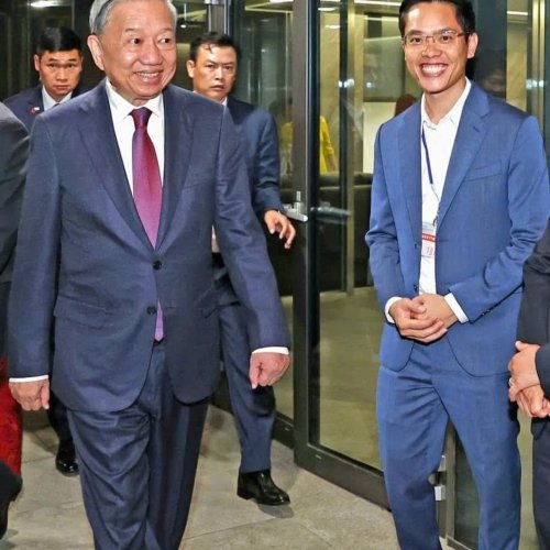 Carousel post from dc.artgallery.