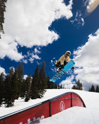 Carousel post from sportshopkarrer.