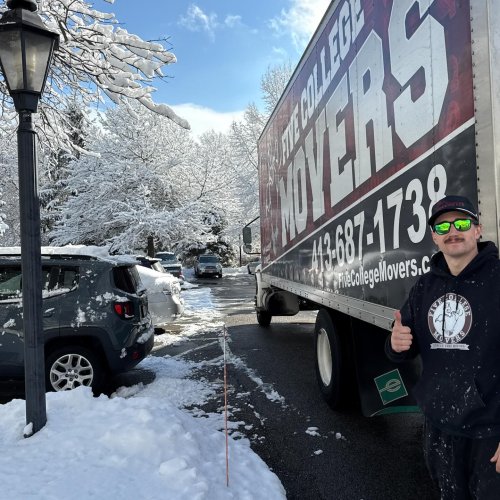 Carousel post from fivecollegemovers.