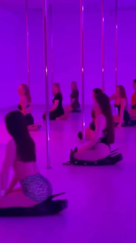 Video post from poledance_krasnodar.