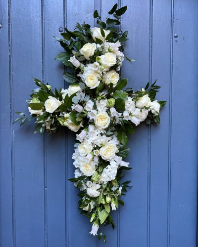 Carousel post from thefamilyflowers.