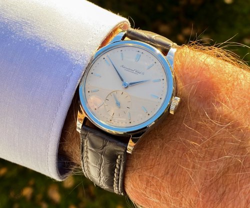 Carousel post from schoenesammleruhren.