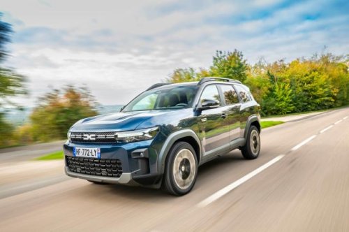 Carousel post from salonautolyon.