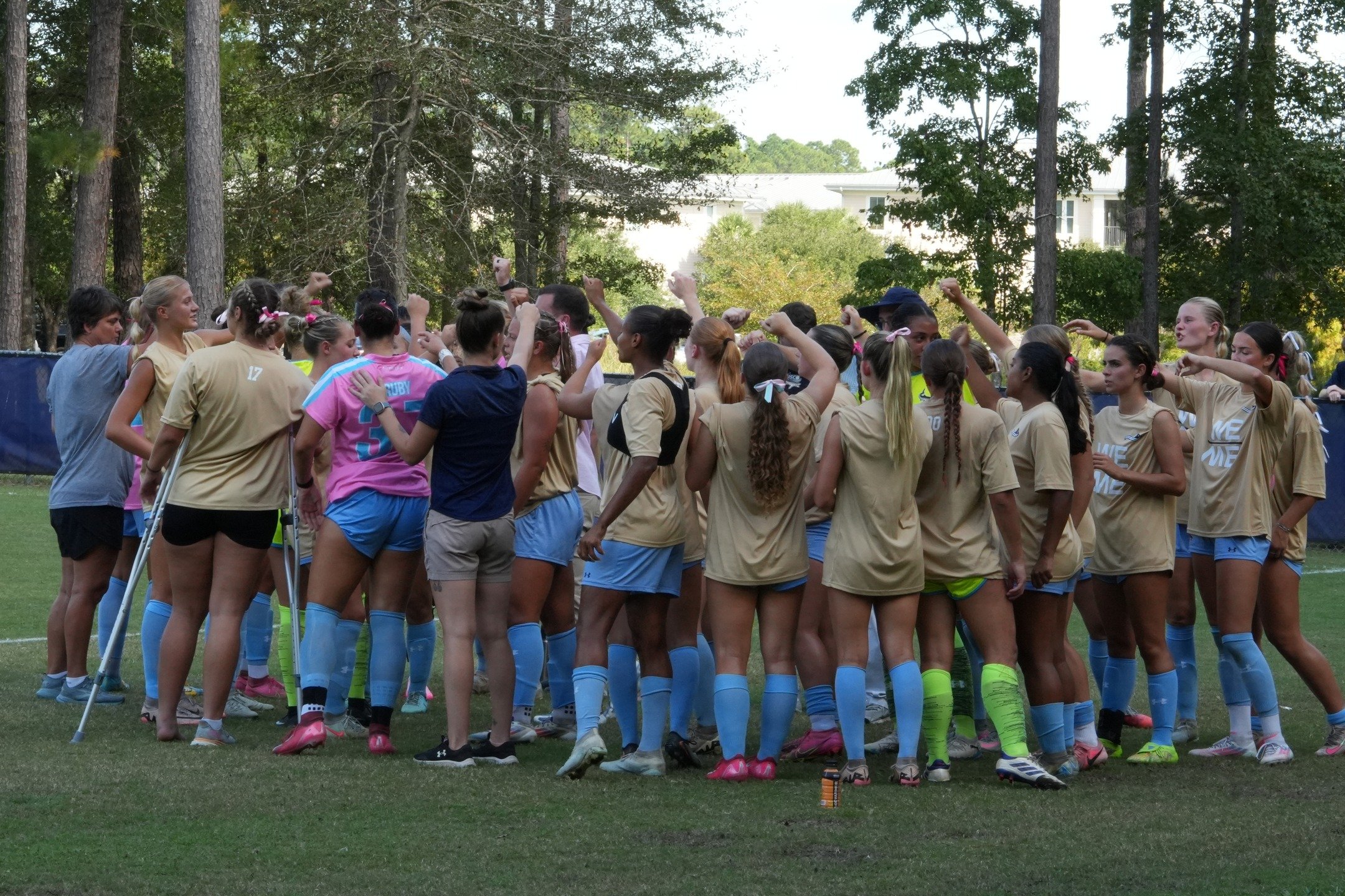 Carousel post from uscbsandsharks.