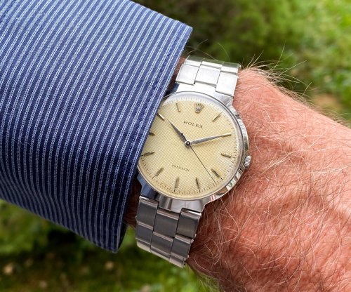 Carousel post from schoenesammleruhren.