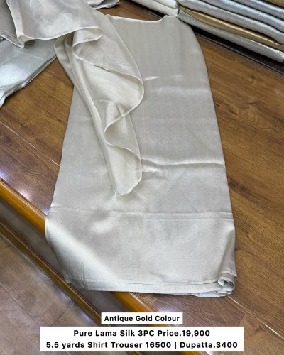 Carousel post from akbar_fabrics_.