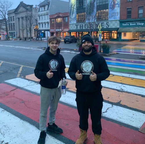 Carousel post from fivecollegemovers.